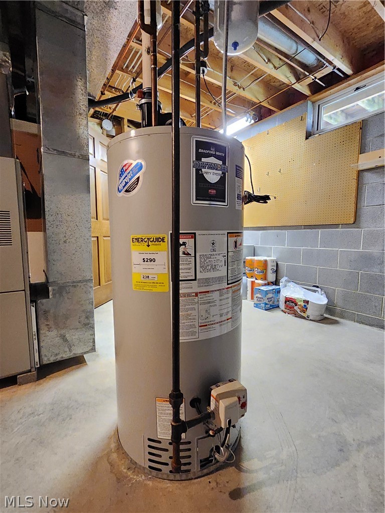 107 Cedar Chardon OH 44024