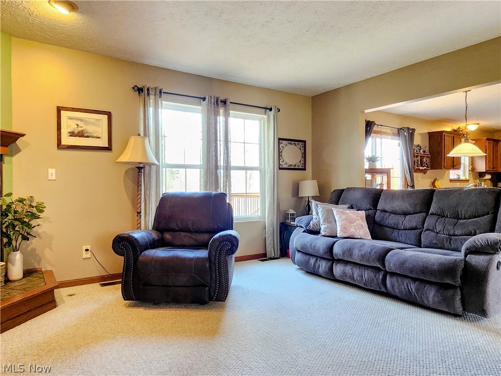 107 Cedar Chardon OH 44024