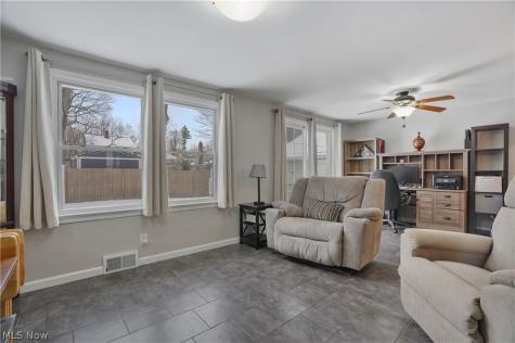 86 Hartshorn Drive Painesville OH 44077