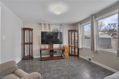 86 Hartshorn Drive Painesville OH 44077