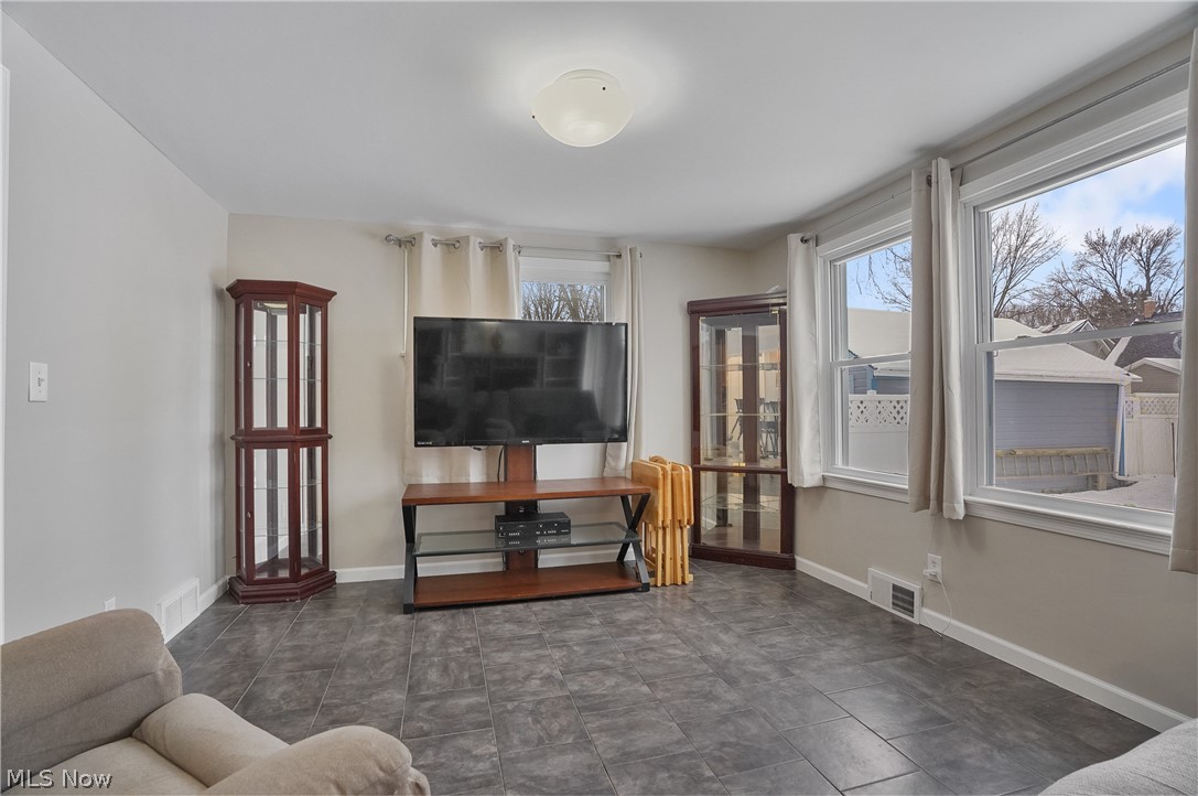 86 Hartshorn Drive Painesville OH 44077