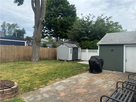 86 Hartshorn Drive Painesville OH 44077