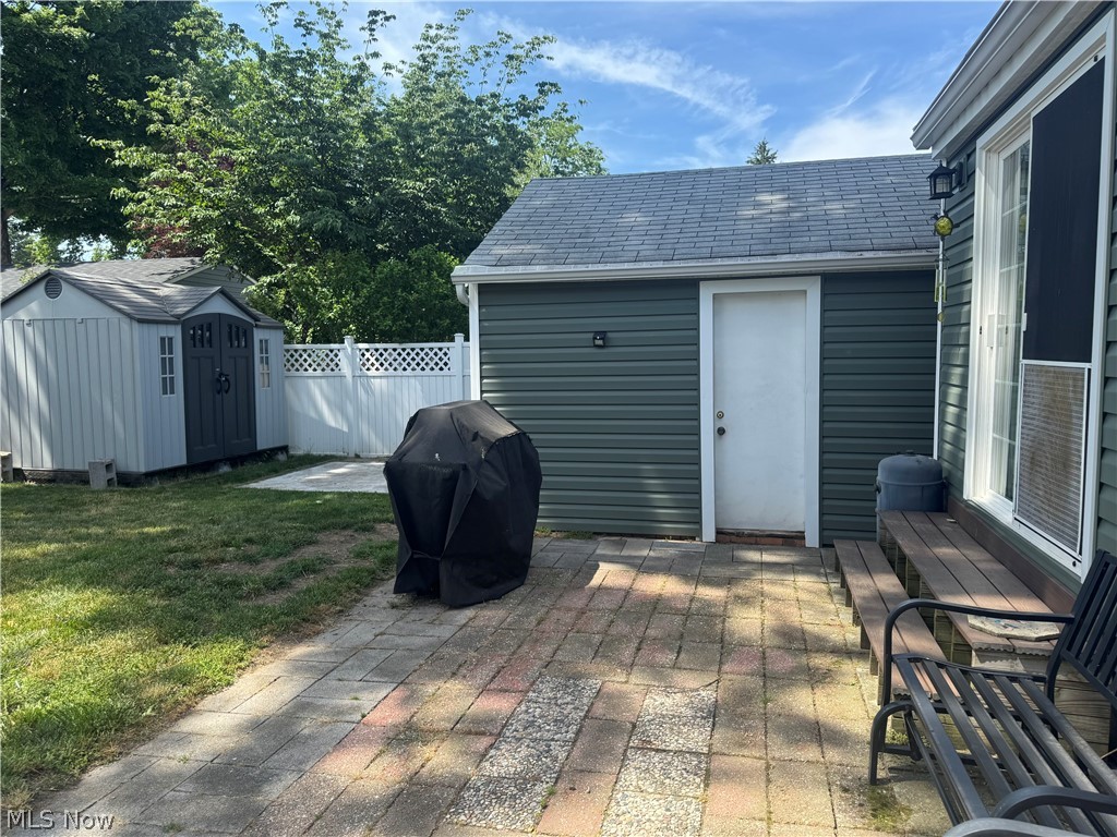 86 Hartshorn Drive Painesville OH 44077