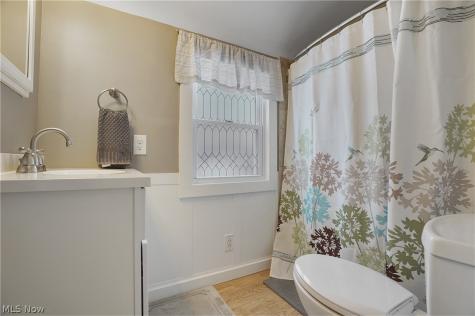 86 Hartshorn Drive Painesville OH 44077