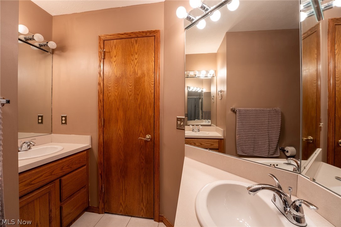 107 Amberwood Court Boardman OH 44512