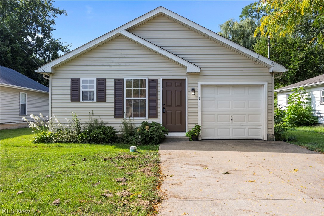 121 Parmely Avenue Elyria OH 44035