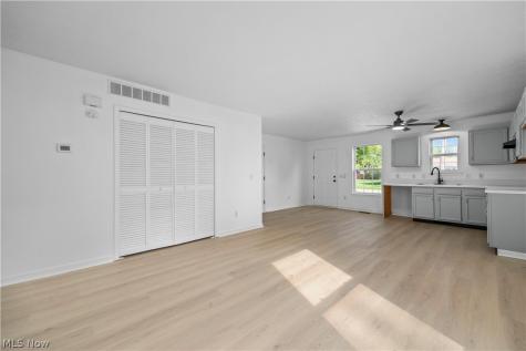 121 Parmely Avenue Elyria OH 44035