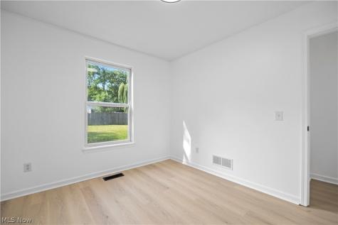 121 Parmely Avenue Elyria OH 44035