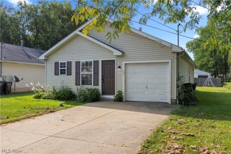 121 Parmely Avenue Elyria OH 44035