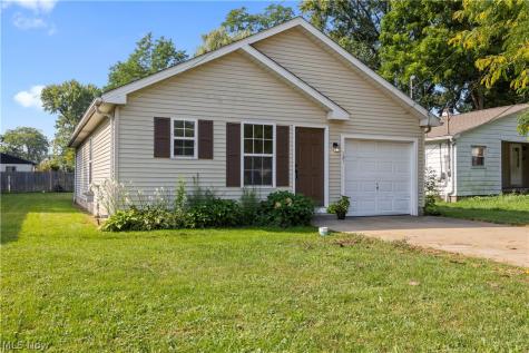121 Parmely Avenue Elyria OH 44035