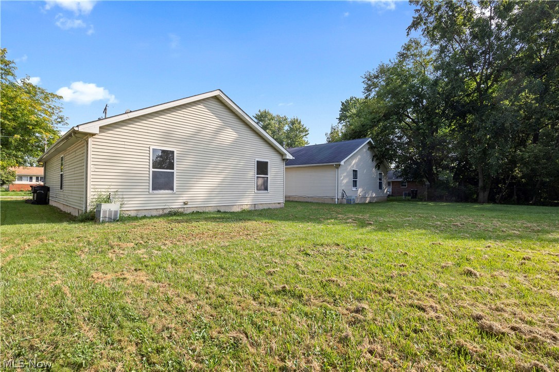 121 Parmely Avenue Elyria OH 44035