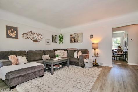 1279 Sunset Road Mayfield Heights OH 44124