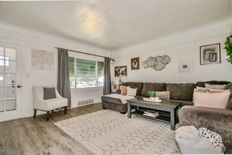 1279 Sunset Road Mayfield Heights OH 44124