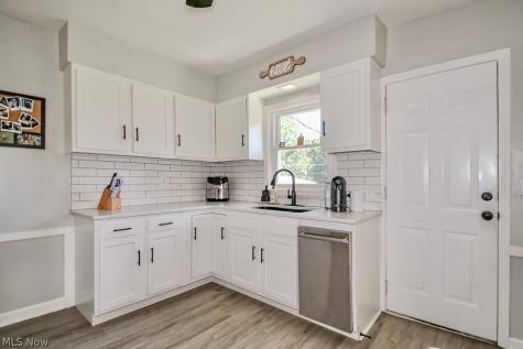 1279 Sunset Road Mayfield Heights OH 44124