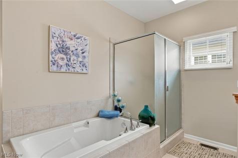 21 Bristol Lane Rocky River OH 44116