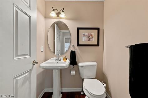 21 Bristol Lane Rocky River OH 44116