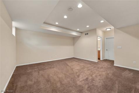 21 Bristol Lane Rocky River OH 44116
