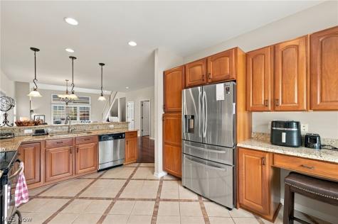 21 Bristol Lane Rocky River OH 44116
