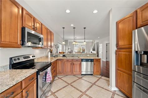 21 Bristol Lane Rocky River OH 44116