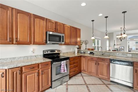 21 Bristol Lane Rocky River OH 44116
