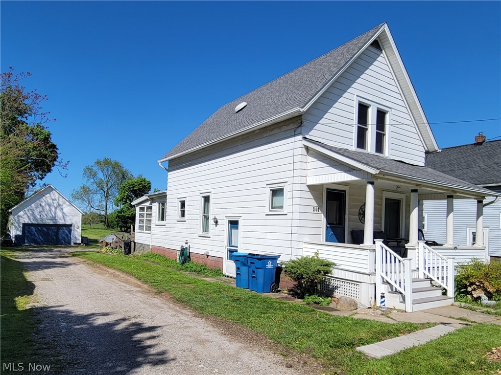 349 W Maple Street Hartville OH 44632