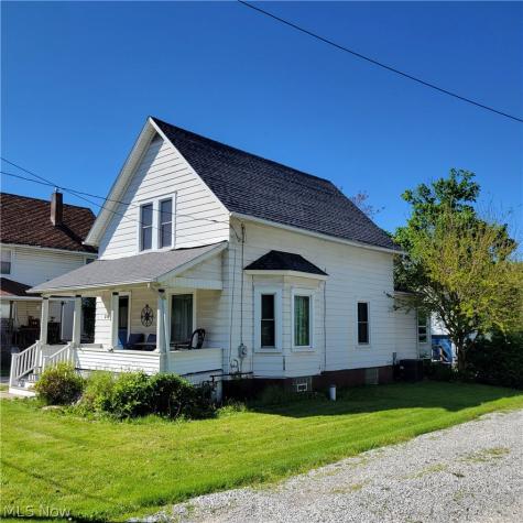 349 W Maple Street Hartville OH 44632