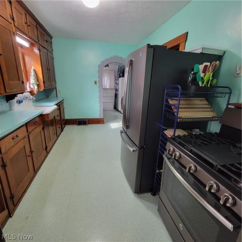 349 W Maple Street Hartville OH 44632
