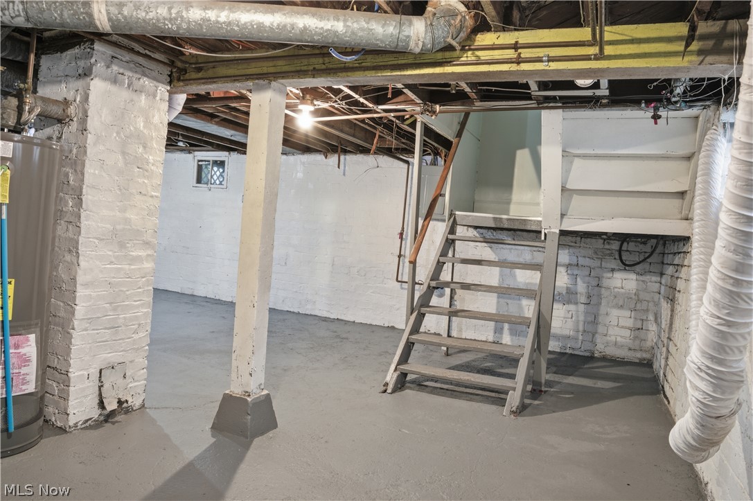 52 W Heights Avenue Youngstown OH 44509