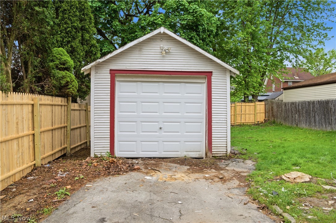 52 W Heights Avenue Youngstown OH 44509