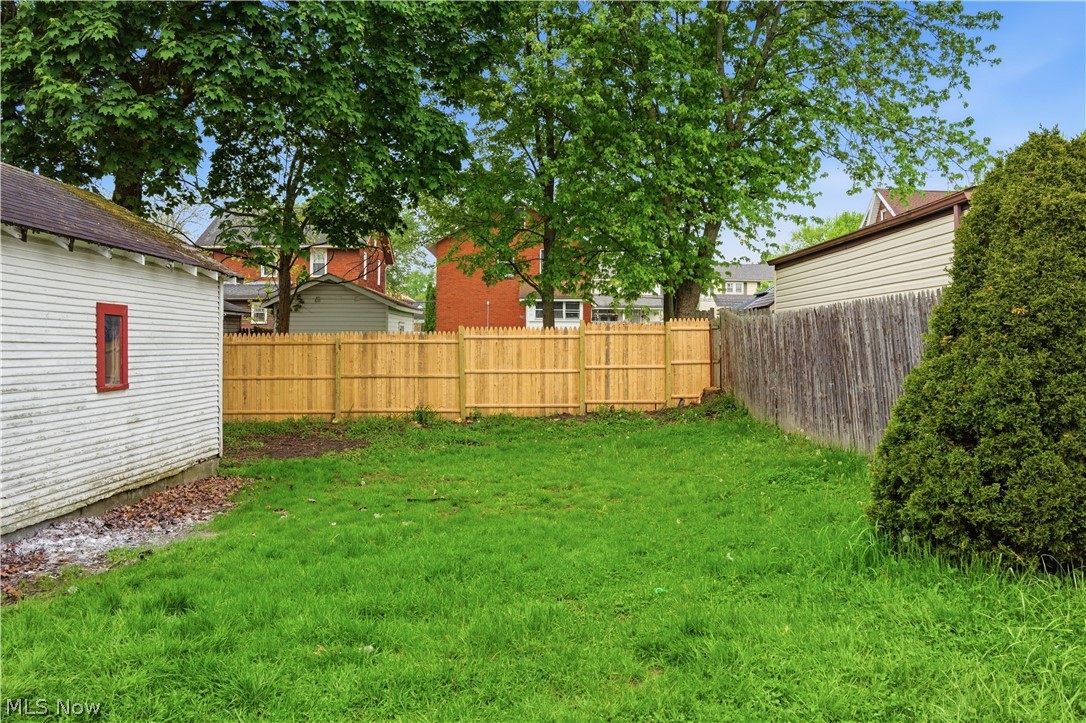 52 W Heights Avenue Youngstown OH 44509