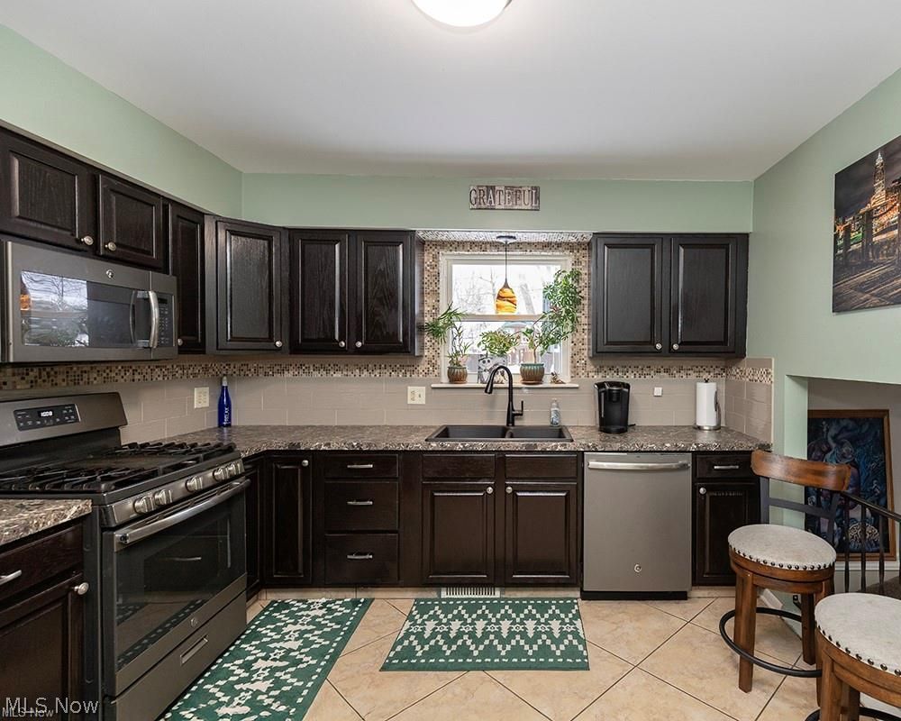 110 Edgefield Drive Elyria OH 44035