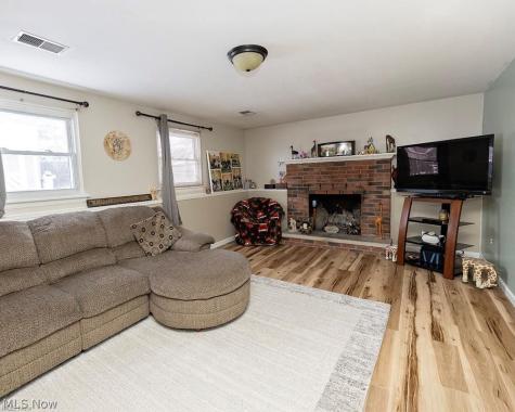 110 Edgefield Drive Elyria OH 44035