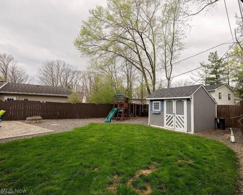 110 Edgefield Drive Elyria OH 44035