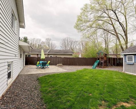 110 Edgefield Drive Elyria OH 44035