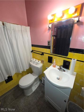 16305 Eldamere Avenue Cleveland OH 44128