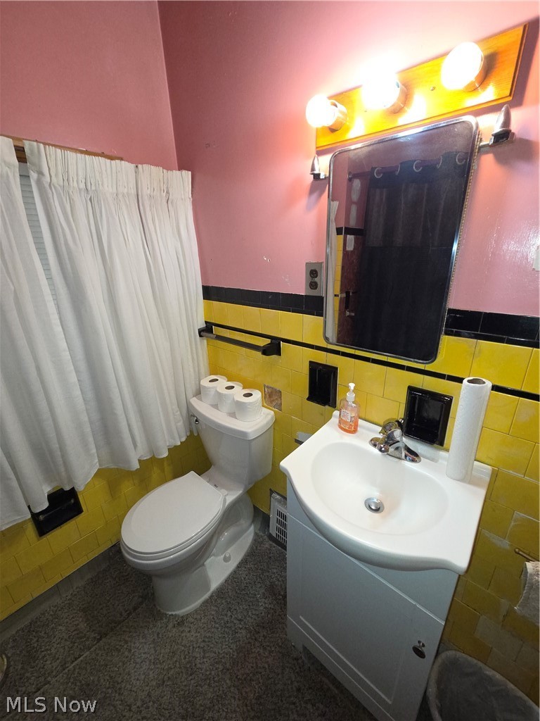 16305 Eldamere Avenue Cleveland OH 44128