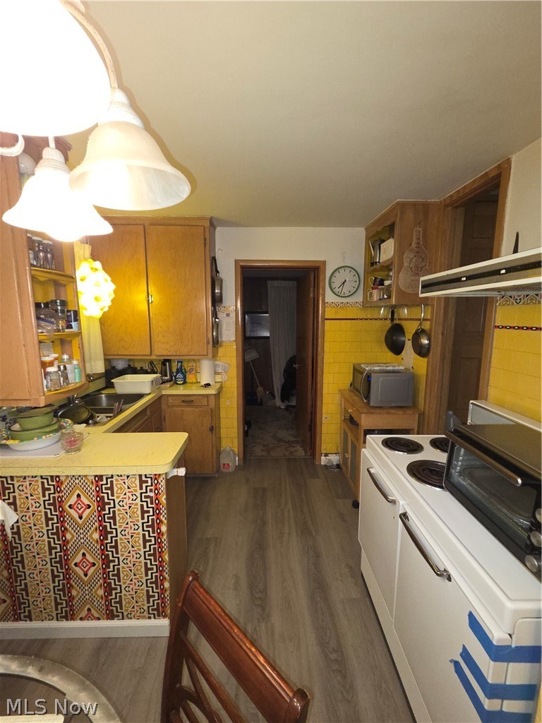 16305 Eldamere Avenue Cleveland OH 44128