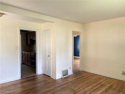 1711 Evergreen Avenue Akron OH 44301