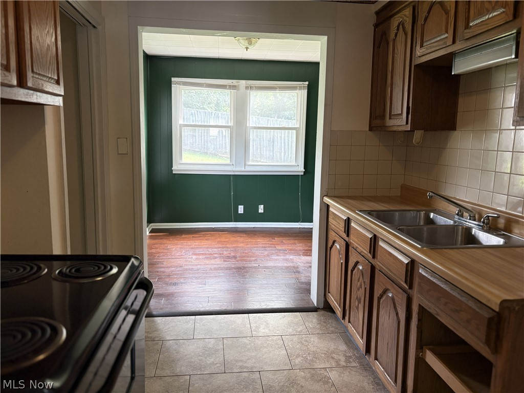 1711 Evergreen Avenue Akron OH 44301