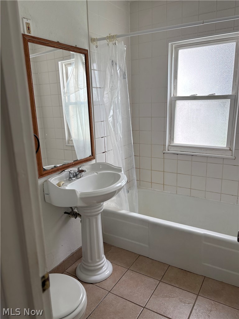 1711 Evergreen Avenue Akron OH 44301