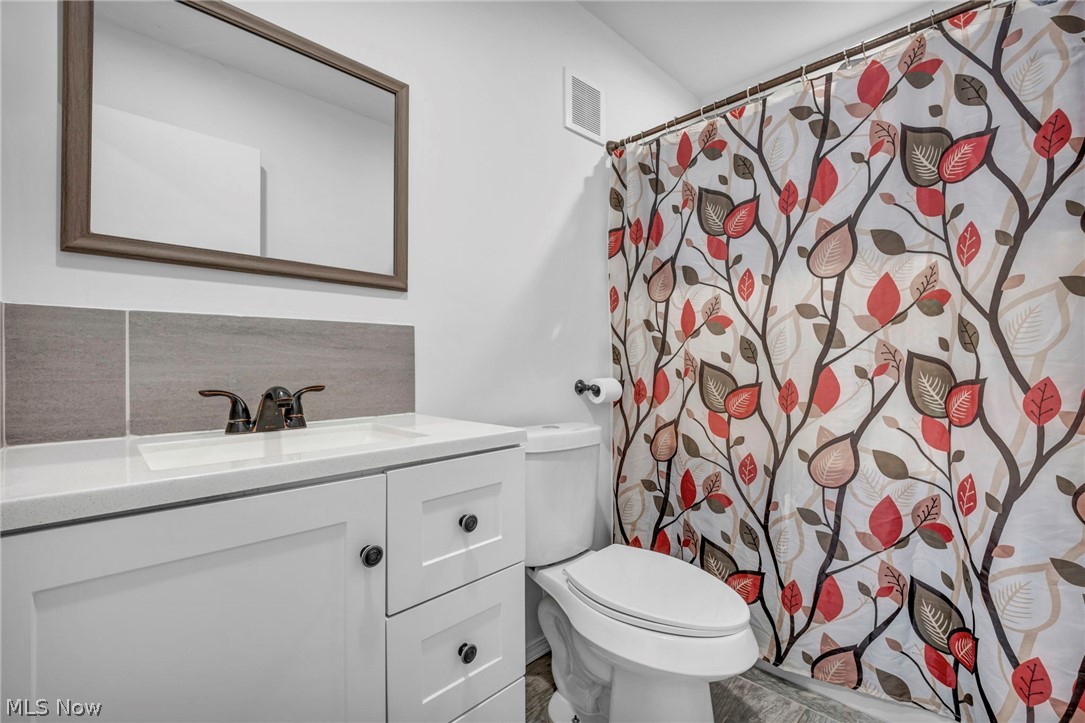 15742 Leigh Ellen Avenue Cleveland OH 44135