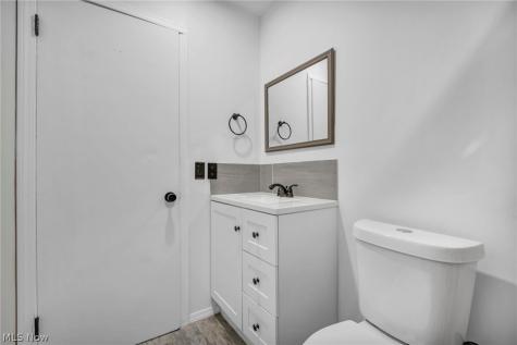 15742 Leigh Ellen Avenue Cleveland OH 44135