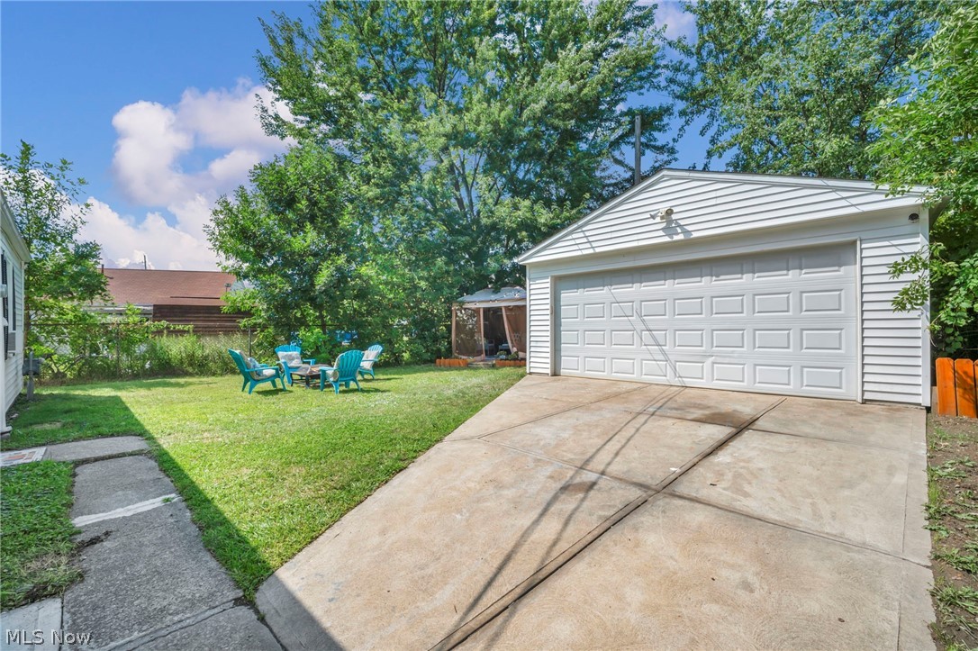 15742 Leigh Ellen Avenue Cleveland OH 44135