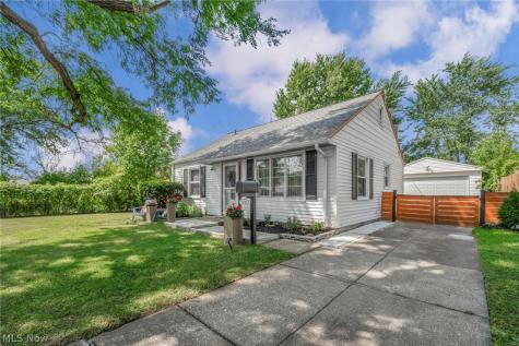 15742 Leigh Ellen Avenue Cleveland OH 44135