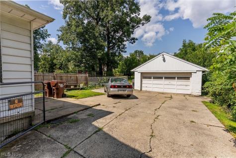 3924 Elmwood Avenue Youngstown OH 44515