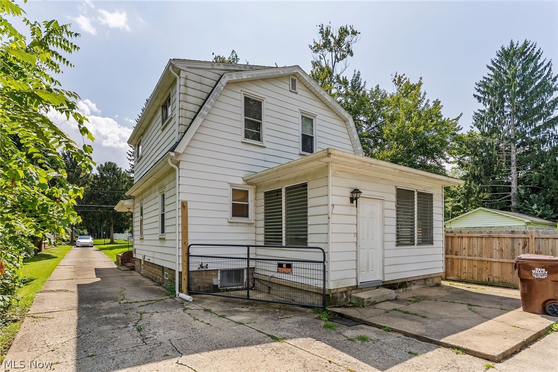 3924 Elmwood Avenue Youngstown OH 44515