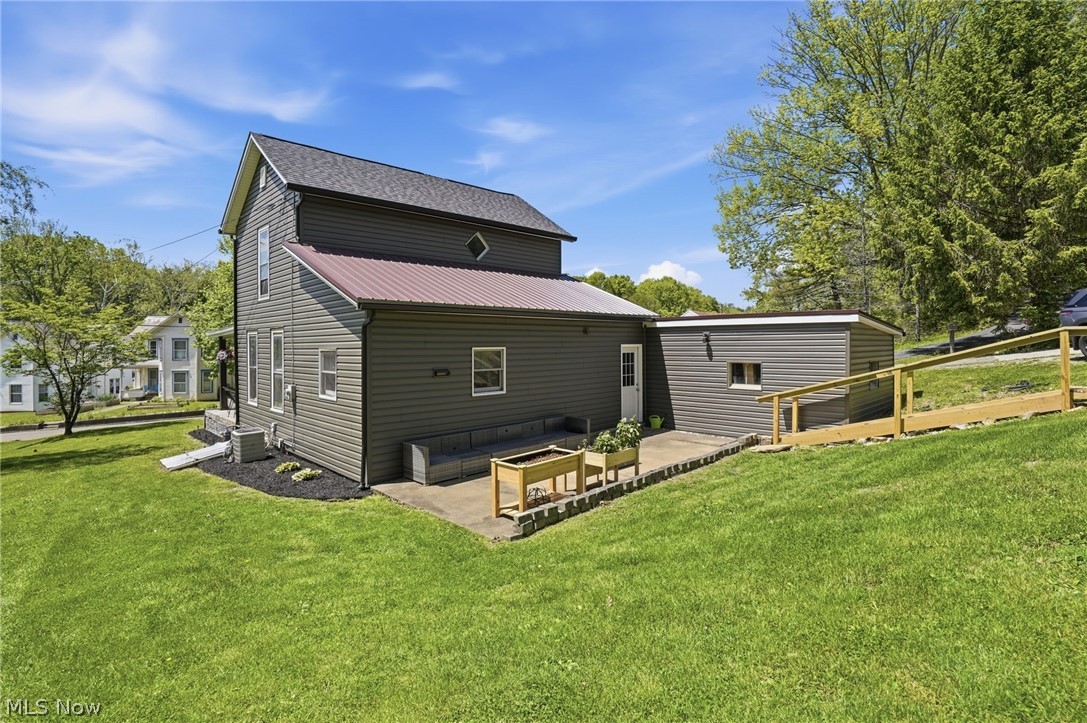 437 N 8th Street Mcconnelsville OH 43756