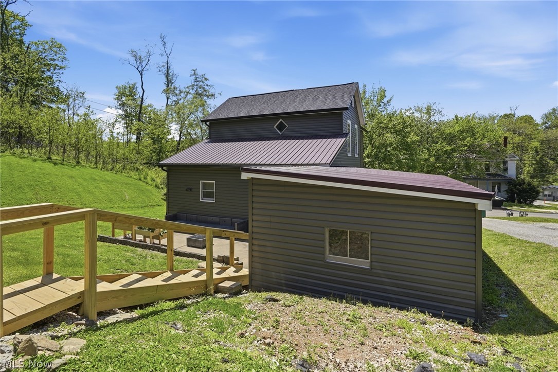 437 N 8th Street Mcconnelsville OH 43756