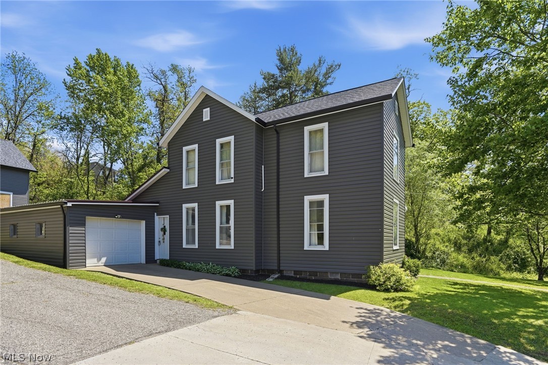 437 N 8th Street Mcconnelsville OH 43756