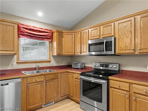 3671 White Oak Drive Norton OH 44203